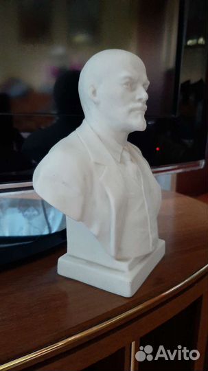 Бюст Ленина
