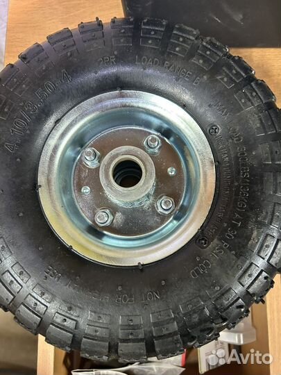 Колесо прицепа пневматическое