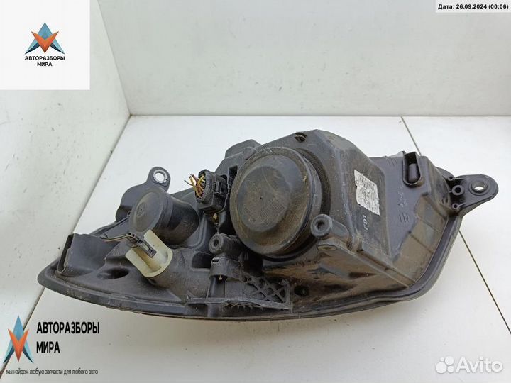 Фара правая Skoda Roomster 2006