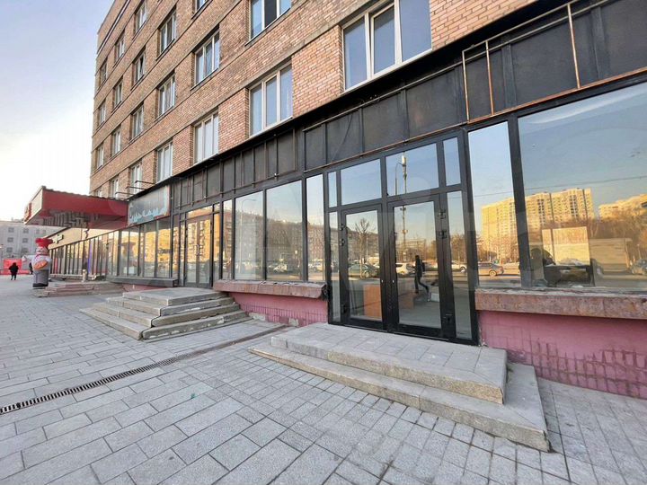 18,25,31,98, 118м2 у метро