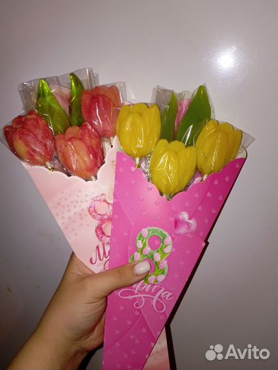 Букеты из леденцов на 8 марта для женщин и девоче