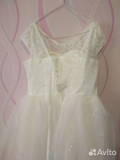 Свадебное платье 46