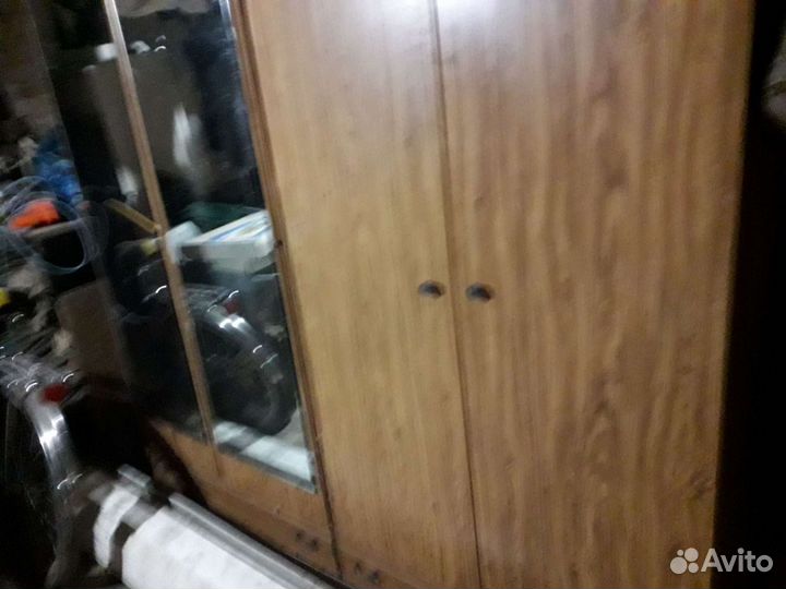 Шифонер со шкафом от спального гарнитура в отлично