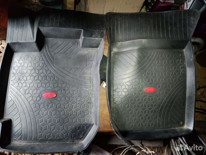Автомобильные коврики резиновые Ларгус