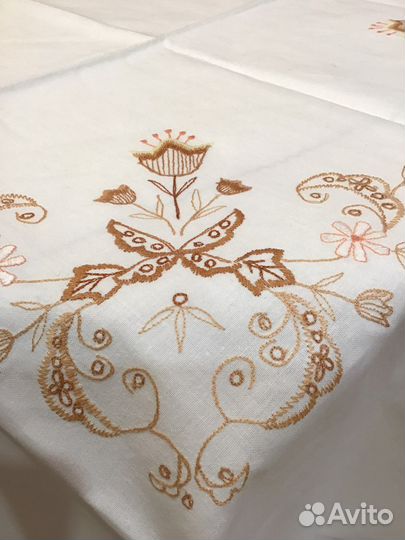 Скатерть 82*82 4 салфетки 27 см хлопок вышивка