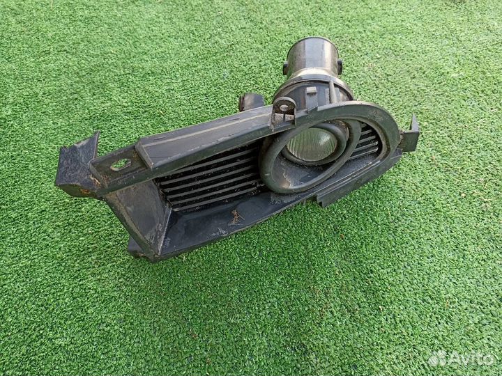 Фара противотуманная передняя правая Mitsubishi