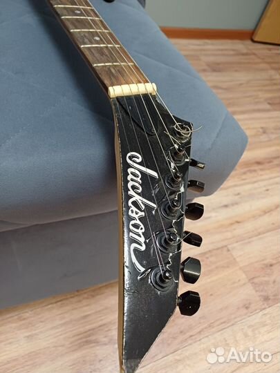 Электрогитара