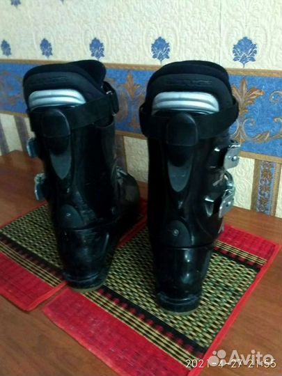 Горнолыжные ботинки Lange