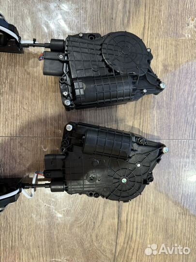 Замок с доводчиком двери BMW x5 e70 x6 e71