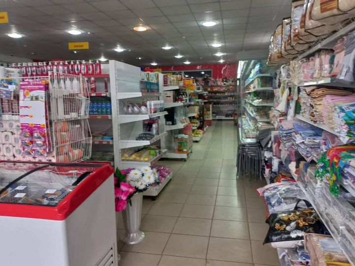 Магазин 757 м²