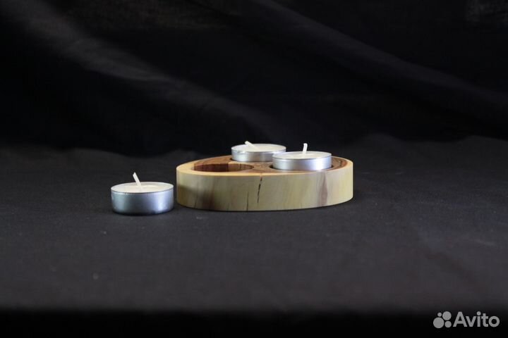 Подсвечник из яблони на три чайные свечи