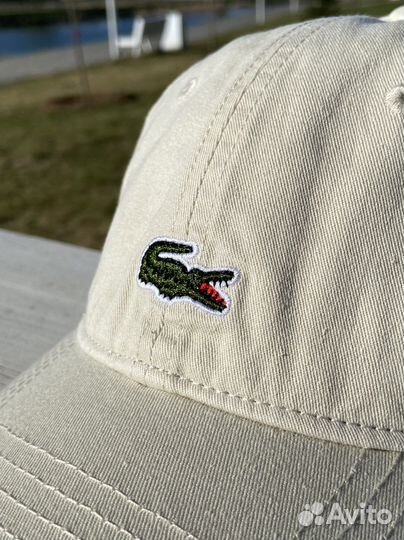 Кепка / Бейсболка lacoste молочная