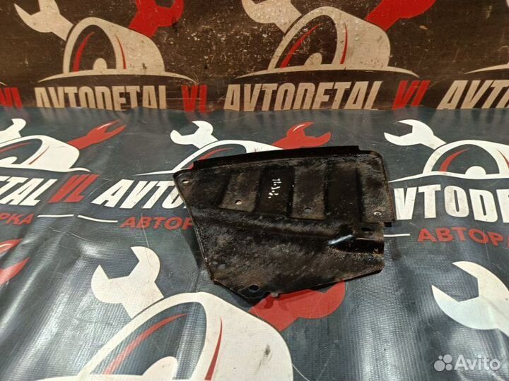 Брызговик крыла передний левый Honda Civic 8 5D FN