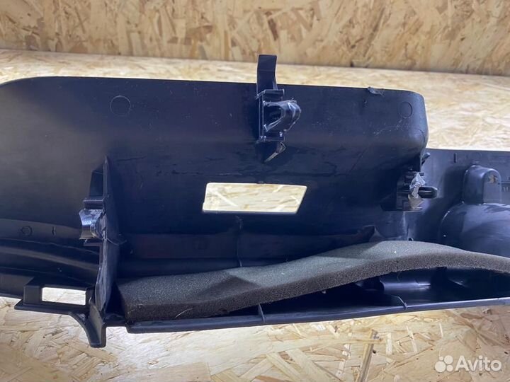 Держатель задней полки левый Renault Megane 2007