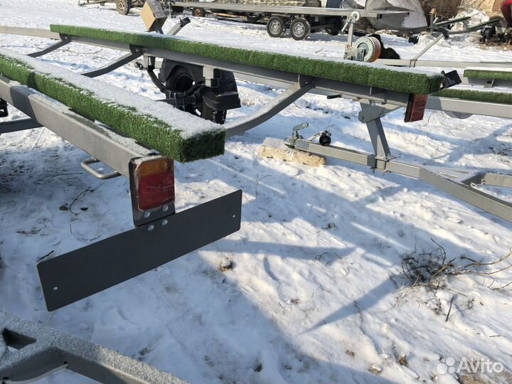 Под 6-7м.лодку прицеп