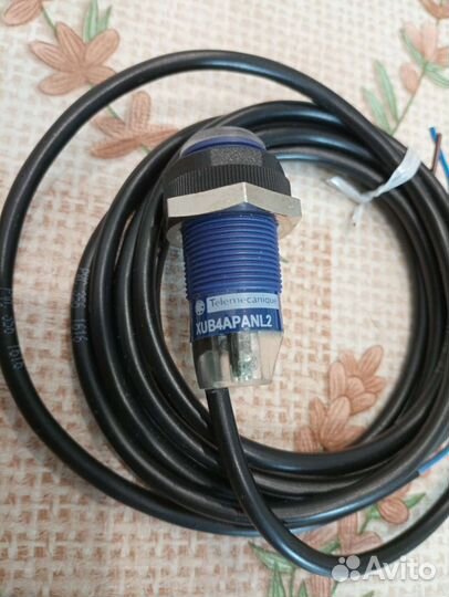 XUB4apanl2 фотоэлектрический датчик Telemecanique