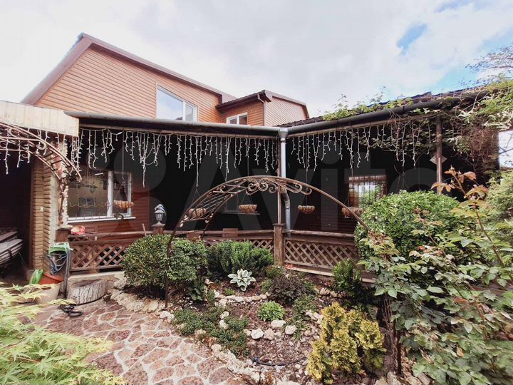 Дом 285 м² на участке 4 сот.