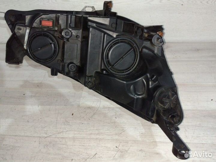 Фара левая Opel Astra J A16XER 2010