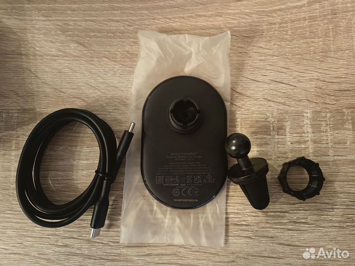 Автомобильный держатель Belkin Boost Charge