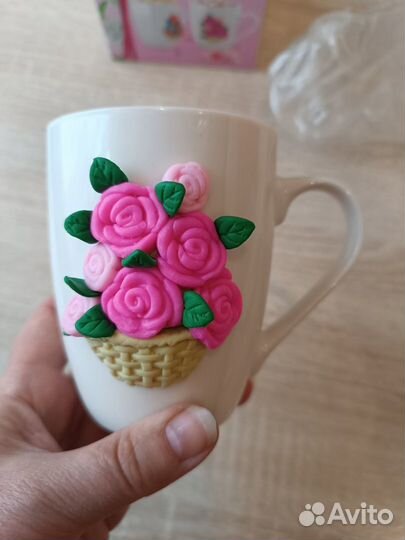 Кружка с объемными цветами