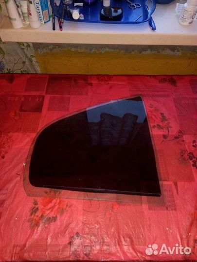 Стекла задней правой двери Шкода Октавия А4