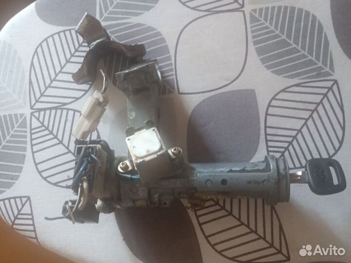 Замок зажигания toyota corolla