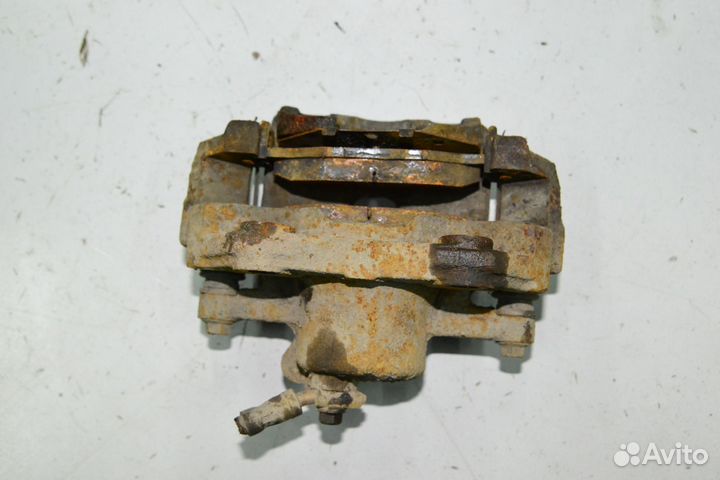 Vw Polo sedan 5 суппорт передний правый