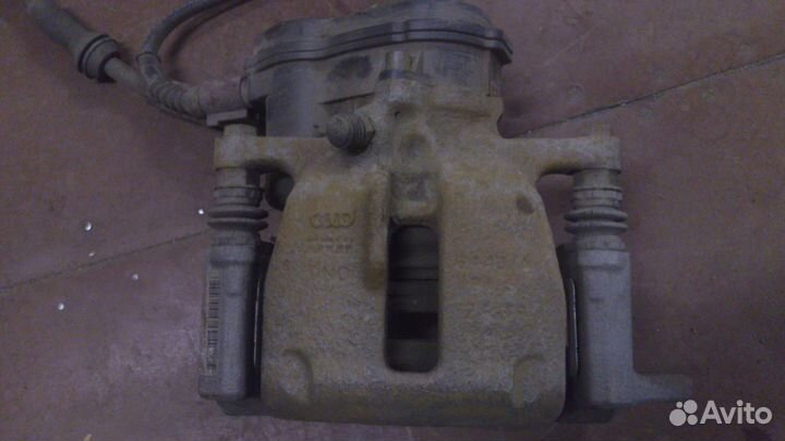 Audi Q5 суппорт задний правый