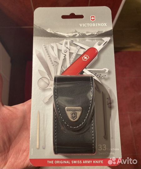 Швейцарский нож Victorinox SwissChamp 33 функ