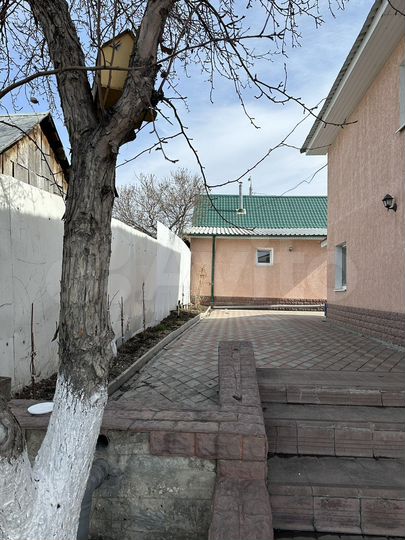 Дом 180 м² на участке 17 сот.