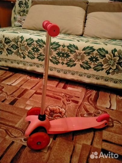 Самокат трехколесный
