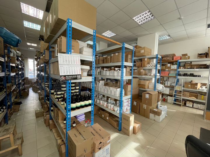 Торговая площадь, 348.7 м², можно половину