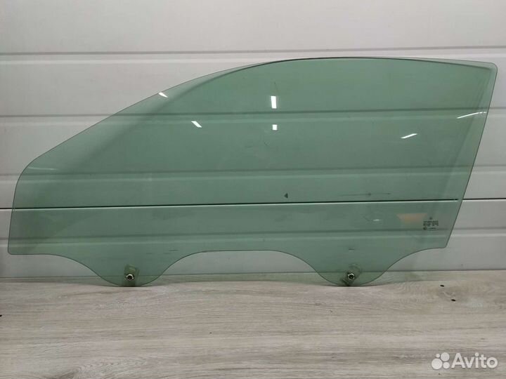 Стекло двери переднее Мерседес 203 купе L w203