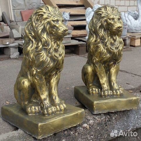 Лев из бетона