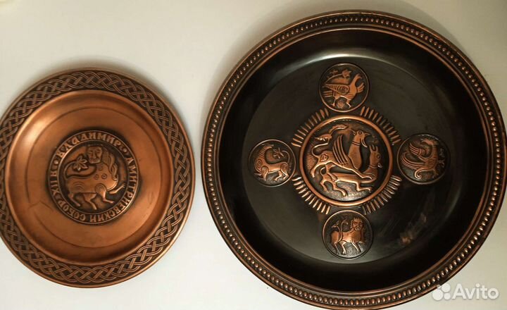 Настенные медные тарелки