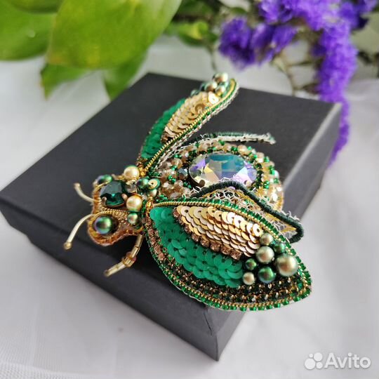 Брошь жук зеленый ручной работы