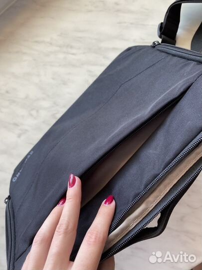 Сумка для нетбука планшета 32 на 22 tucano