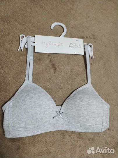 Бюстгальтер для девочки новый