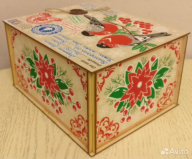 Деревянный ящик для подарков