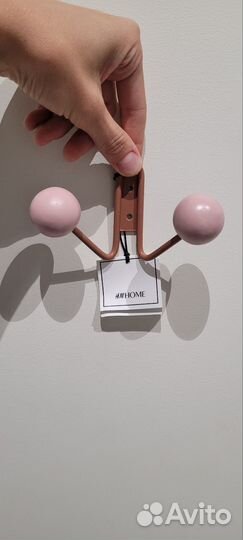 Крючок настенный H&m