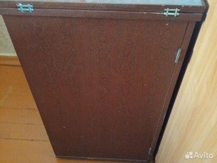 Швейная машинка-тумба