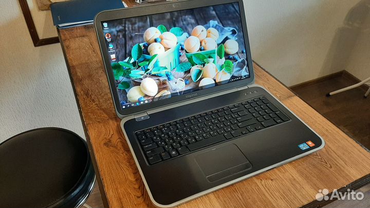 17-дюймовый шустрый Dell Inspiron n5720 #1024