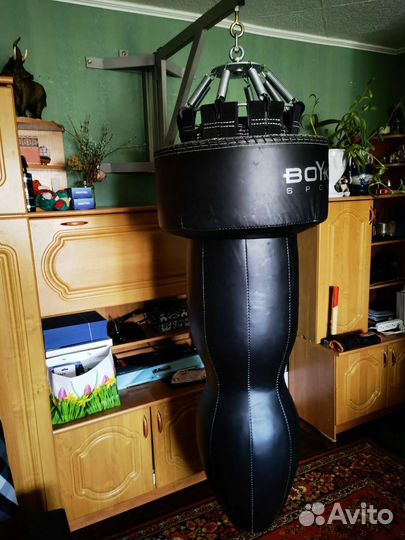 Боксерский мешок фигурный с поворотным кронштейном