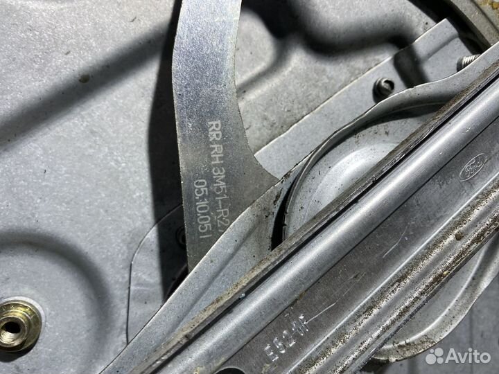 Задний правый стеклоподъемник Ford Focus 2