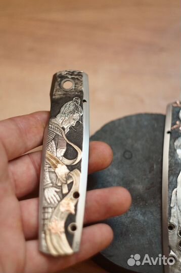 Нож с ручной гравировкой