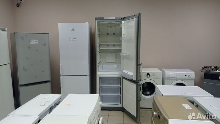 Холодильник Аристон NoFrost. Гарантия. Доставка