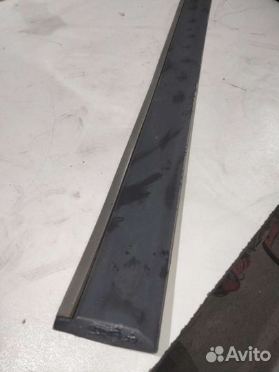 Молдинг передний левой двери Вольво S80