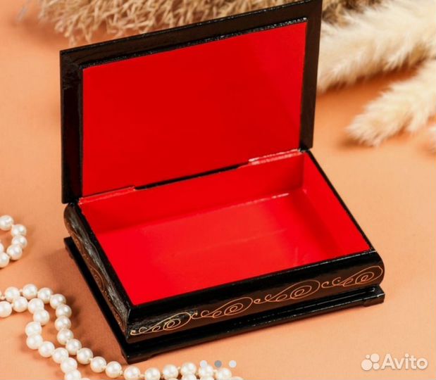 Шкатулка лаковая миниатюра