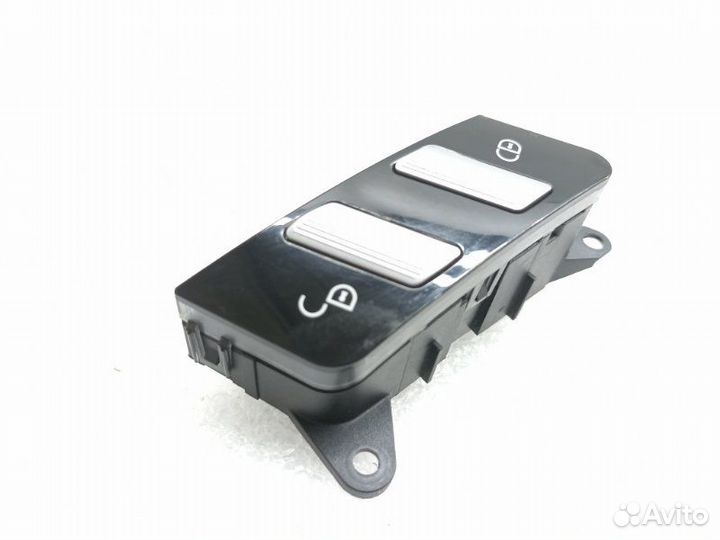 Кнопка центрального замка передняя правая