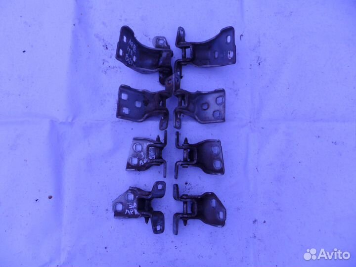 Петли дверей Dodge Stratus